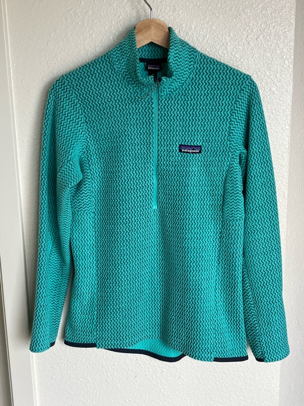 Women's Patagonia R1 Air Zip-Neck
Style #40250